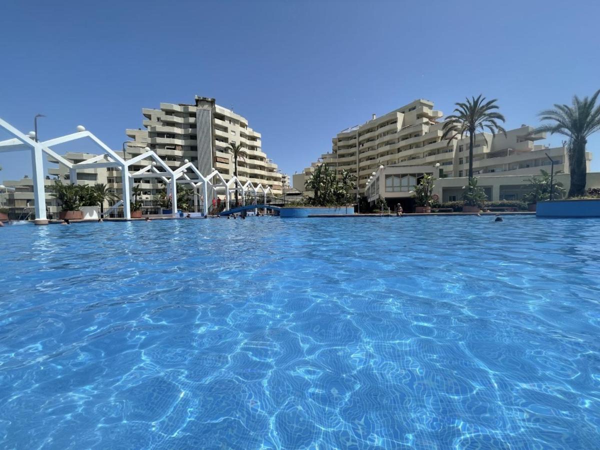El Estudio De La Playa Benalbeach 317 Terraza Vistas Al Mar Benalmadena Luaran gambar